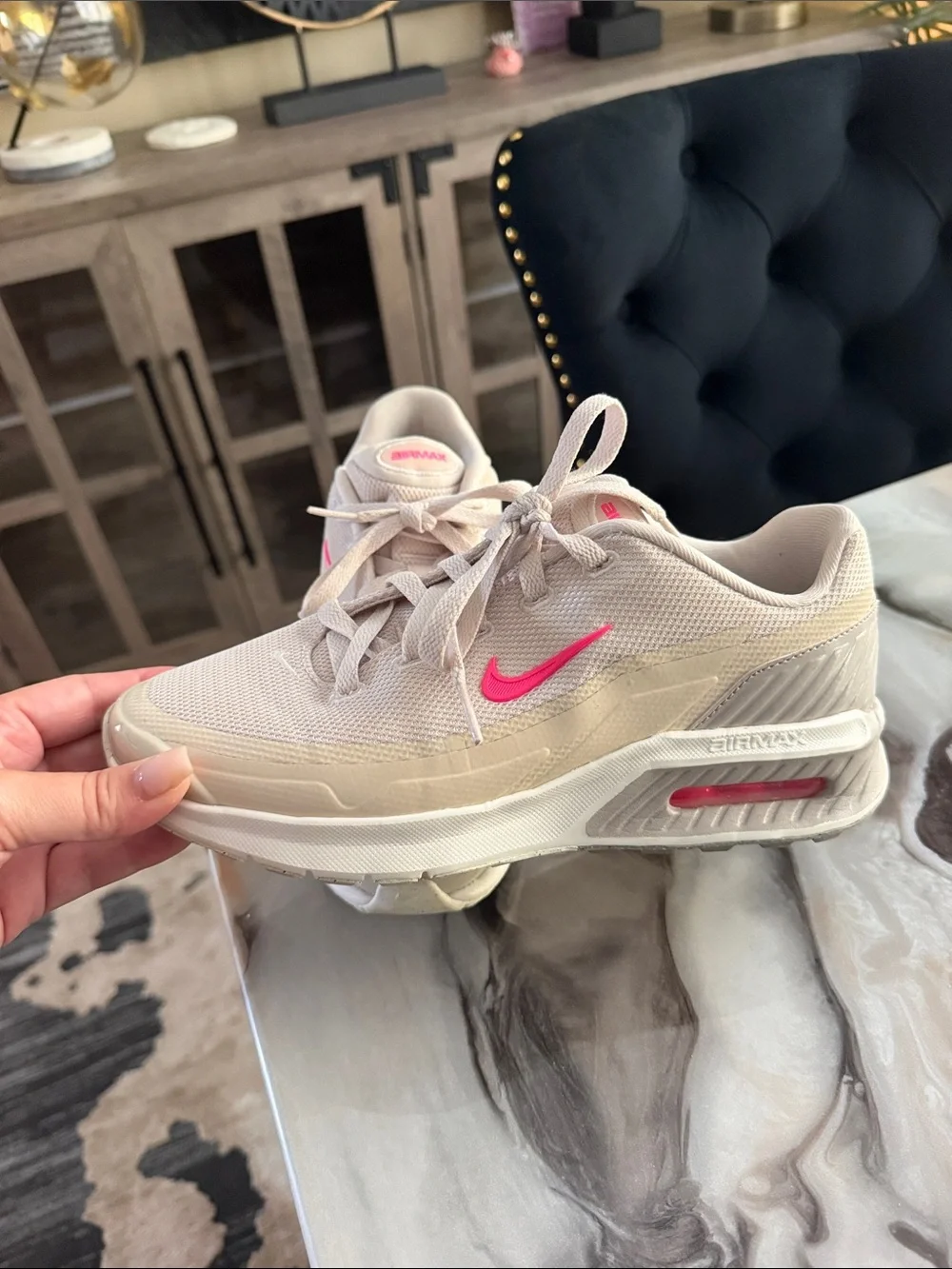 Nike Women's Beige Sneakers with Hot Pink Swoosh